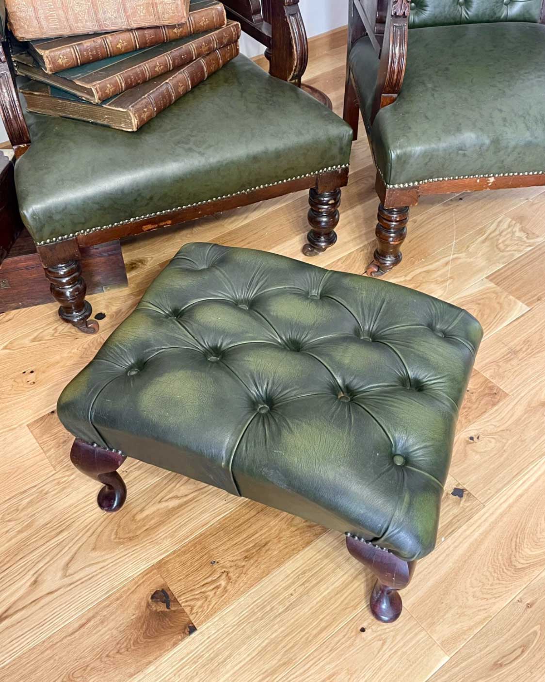 Poggiapiedi chesterfield verde PC5978