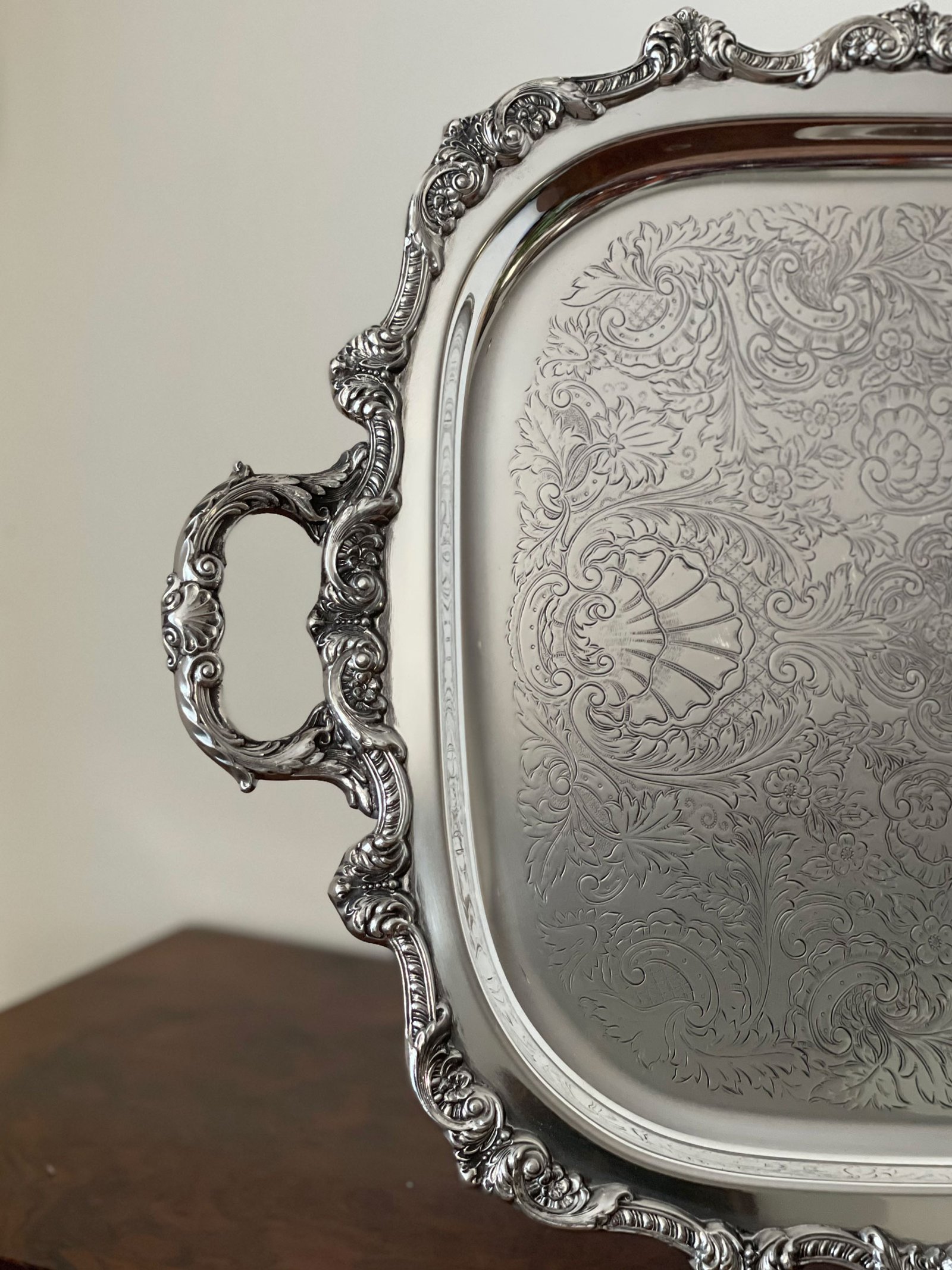 Vassoio cesellato 68,5x44 cm - immagine 3