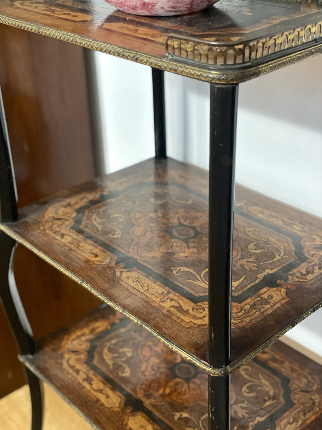 Etagere intarsiato con ringhierina - immagine 4