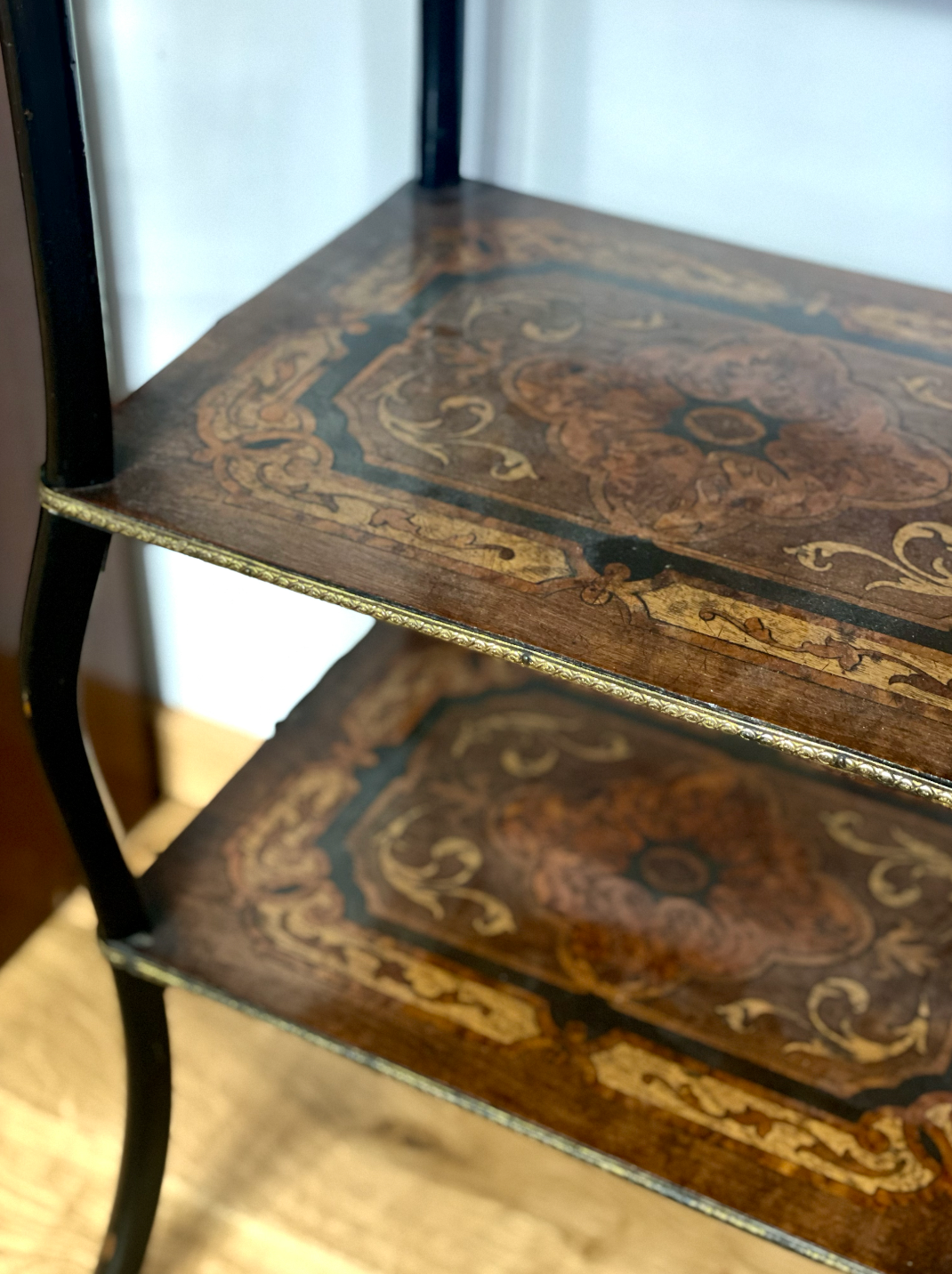 Etagere intarsiato con ringhierina - immagine 7